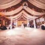 Niski dim i prskalice za prvi ples